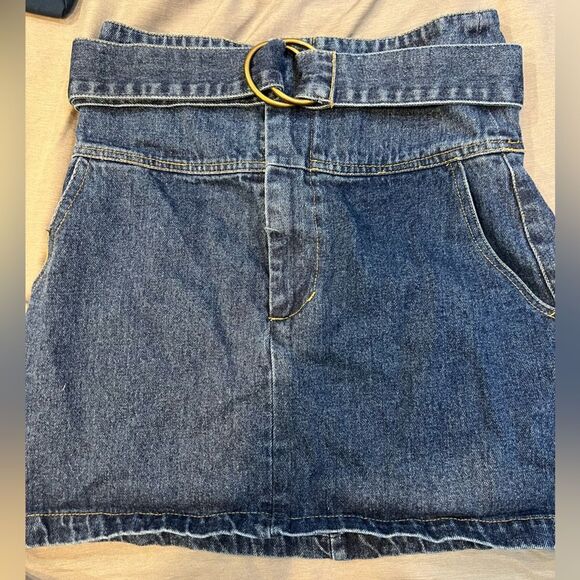 Honey Punch Denim Skirt with pockets and belt Size XS - Picture 1 of 5